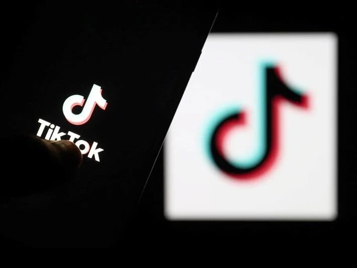 TikTok qaydaları pozmaqda ittiham olunur