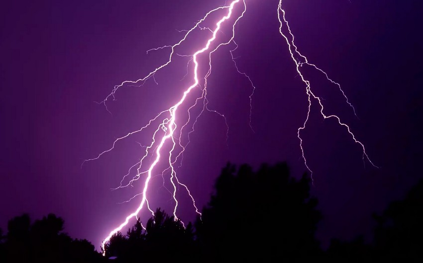 Biləsuvar sakinini ildırım vurub