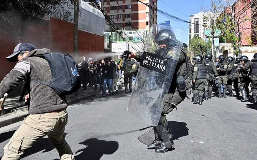 Boliviya polisi keçmiş prezidentin tərəfdarlarına gözyaşardıcı qaz tətbiq edib