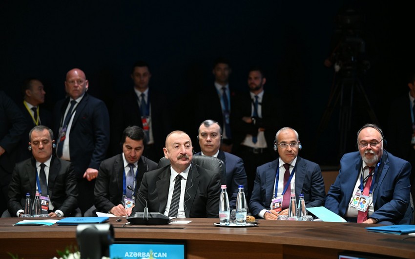 Azərbaycan Prezidenti: Orta Dəhlizin rəqəmsallaşdırılmasına böyük önəm veririk