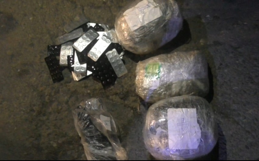 Paytaxta 7 kq narkotik gətirmək istəyən narkokuryerlər saxlanılıb