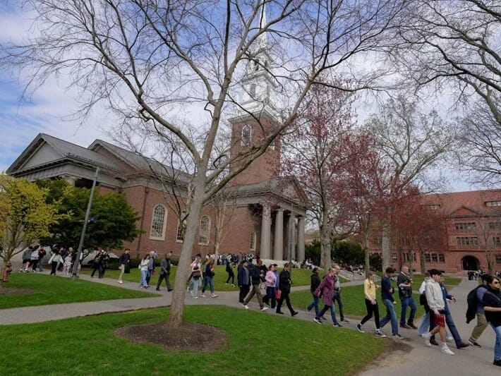 Harvard Universiteti beynəlxalq tələbə qəbulunu dayandırdı