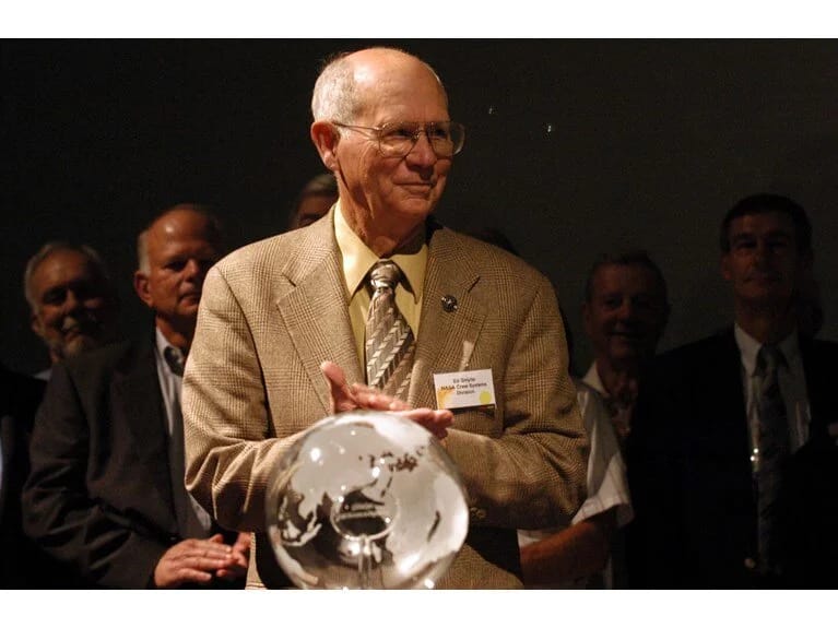 Apollon 13-ü xilas edən səssiz kosmos qəhrəmanı vəfat edib