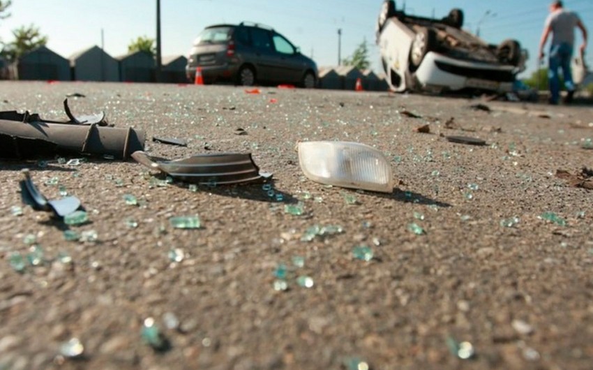 Qobustanda iki maşın toqquşub, xəsarət alan var