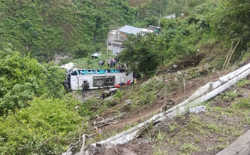 Kolumbiyada avtobus qəzası nəticəsində azı 10 nəfər ölüb