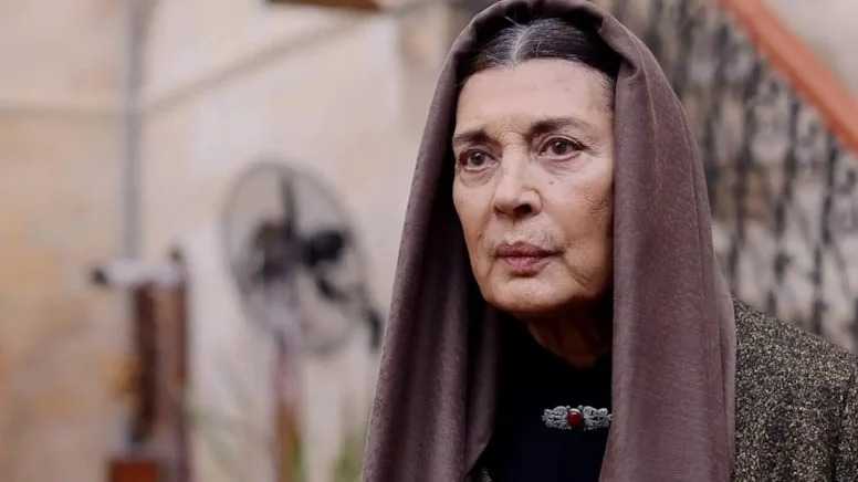 78 yaşlı türkiyəli aktrisa avtomobil qəzasına düşdü