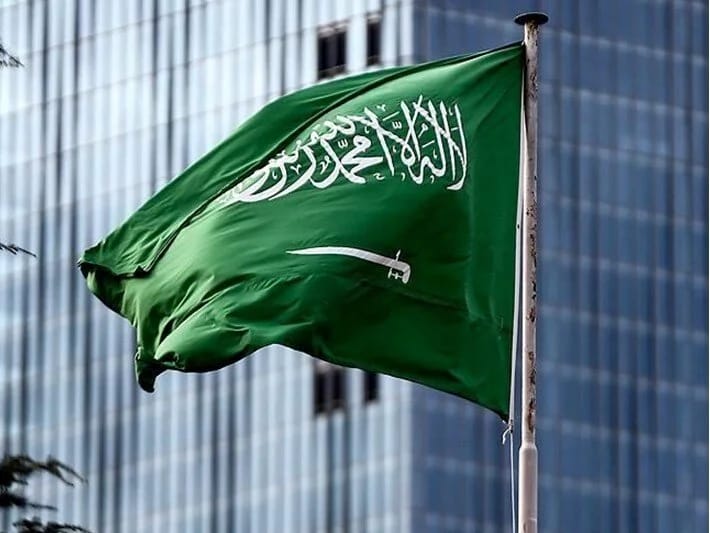 Səudiyyə Ərəbistanı 73 illik spirt qadağasını yumşaldır