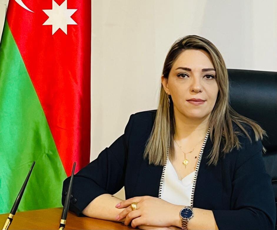 Daha bir məktəb direktoru üçün “əcəl zəngi” – Aygün Hüseynovanın səsyazısı yayıldı: Pul gətirin!