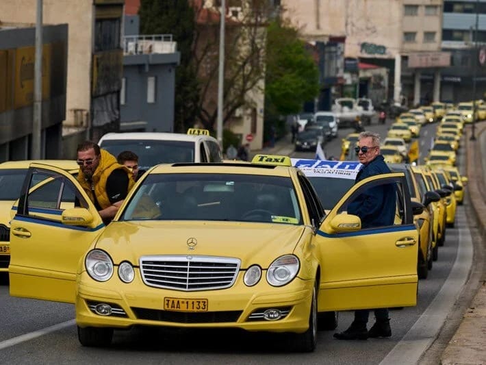 Afinada taksi sürücüləri 48 saatlıq tətilə hazırlaşır
