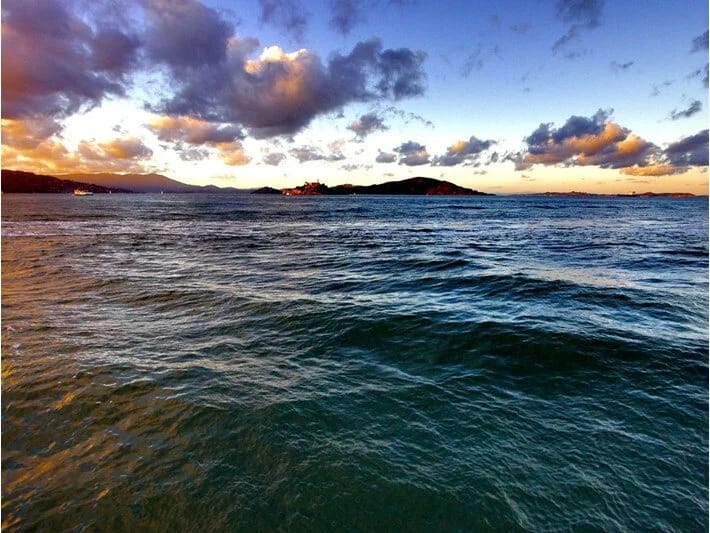 Sakit Okean daralır: Yeni qitə yaranacaq 