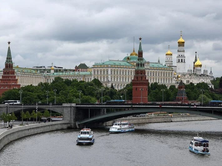 Moskvanın 2 hava limanında uçuşlar dayandırılıb