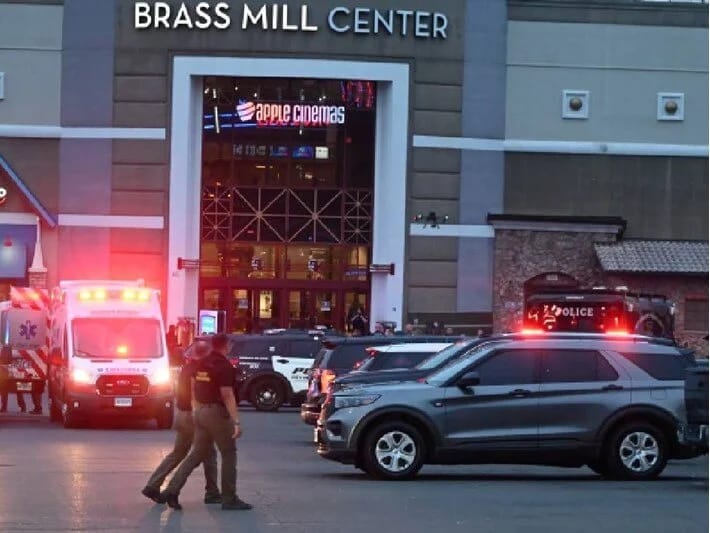 ABŞ-da ticarət mərkəzində atışma olub: 5 nəfər güllələnib