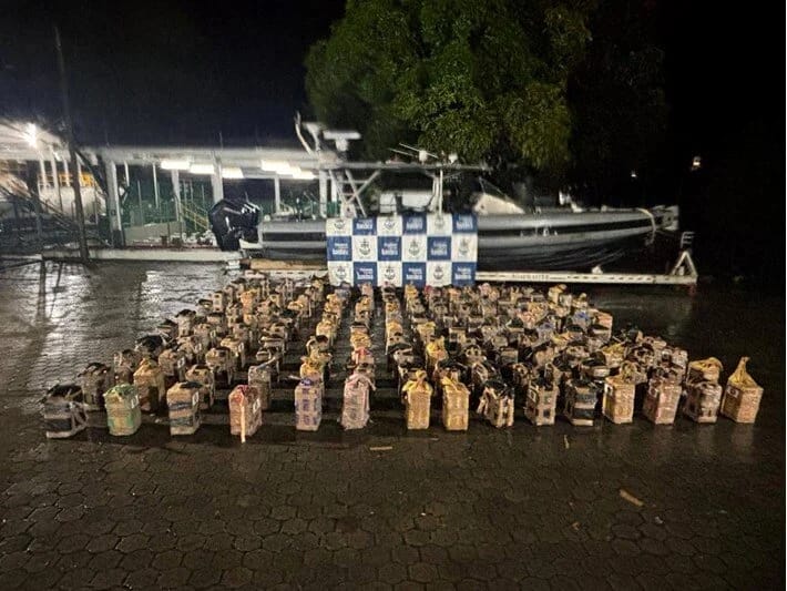 6 ton narkotik müsadirə edildi: Sualtı qayıqdan istifadə etdilər