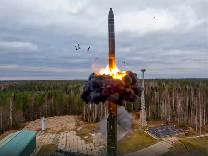 Rusiyanın raketi Belarusa üz tutur