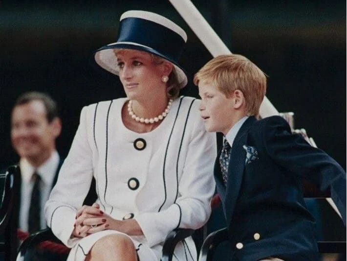 Şahzadə Harri anasının soyadını götürmək istəyir