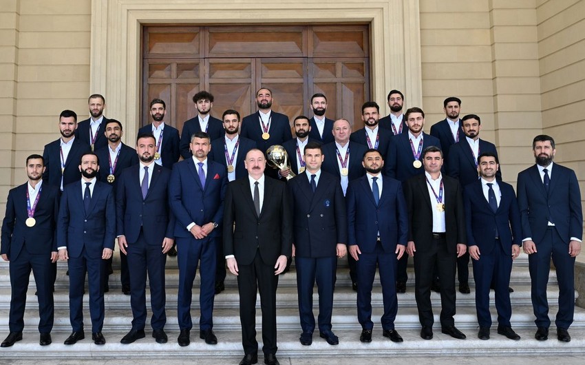İlham Əliyev minifutbol üzrə dünya çempionatının qalibi olan Azərbaycan milli komandasının üzvlərini qəbul edib - YENİLƏNİB