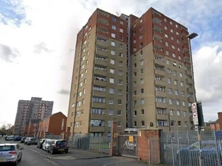 Polisdən qaçarkən balkondan yıxıldı