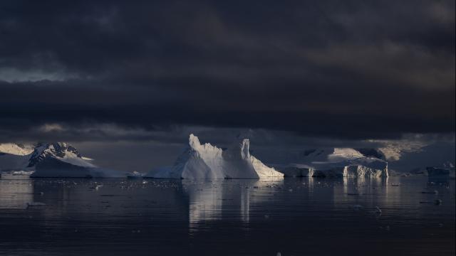 Dünyadakı buzlaqların 40%-i bərpa olunmayacaq şəkildə əriyəcək