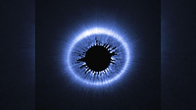 Günəşə bənzər gənc ulduzun ətrafında ilk dəfə su aşkar edilib