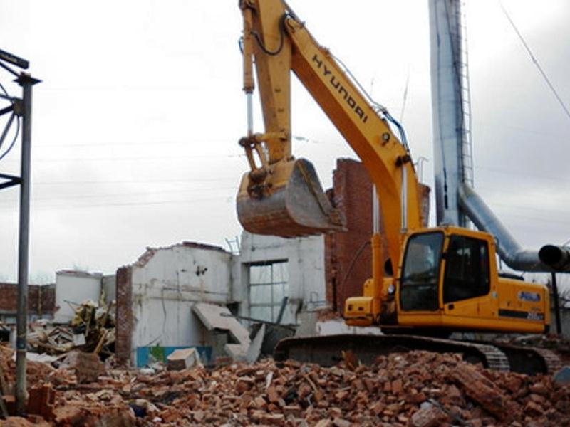 Bakıda daha bir məşhur restoran sökülür - VİDEO