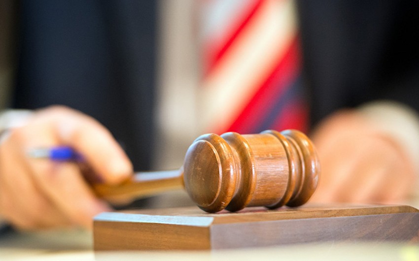 Nəzrin Mansurlunun əməliyyatdan sonra ölümü ilə bağlı həbs olunan həkimin məhkəməsi başlayıb