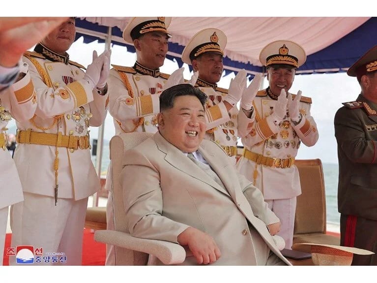 Şimali Koreya çevrilmiş hərbi gəmini geri qaytardı