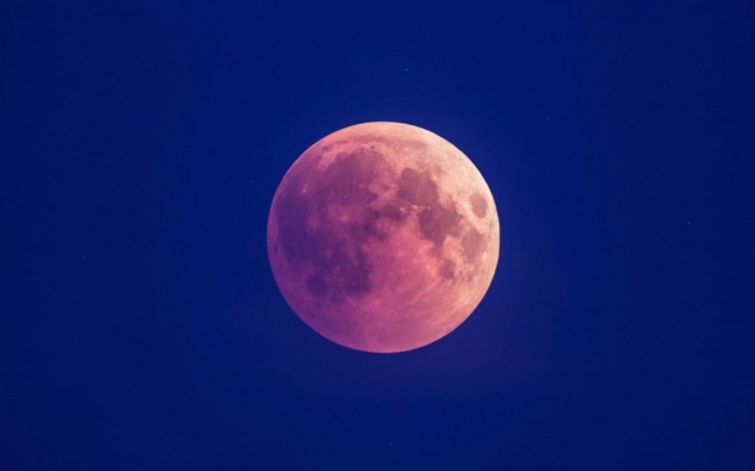 Bu həftə Yer sakinləri “Çiyələk Ay”ı müşahidə edə biləcəklər