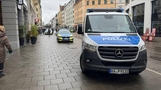 Almaniyada avtomobilin piyadaları vurması nəticəsində 5 nəfər xəsarət alıb