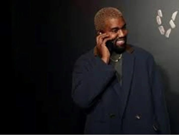 Kanye West yenidən adını dəyişib