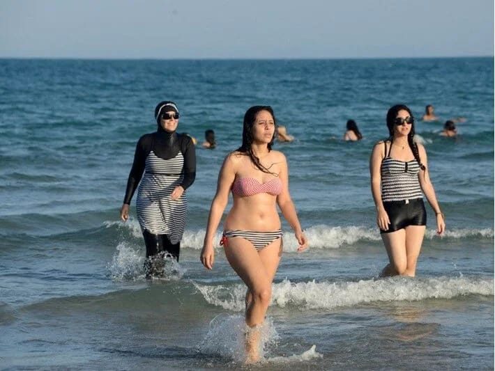 Suriyada çimərlik geyimi qadağası: Çimərliklər üçün yeni geyim