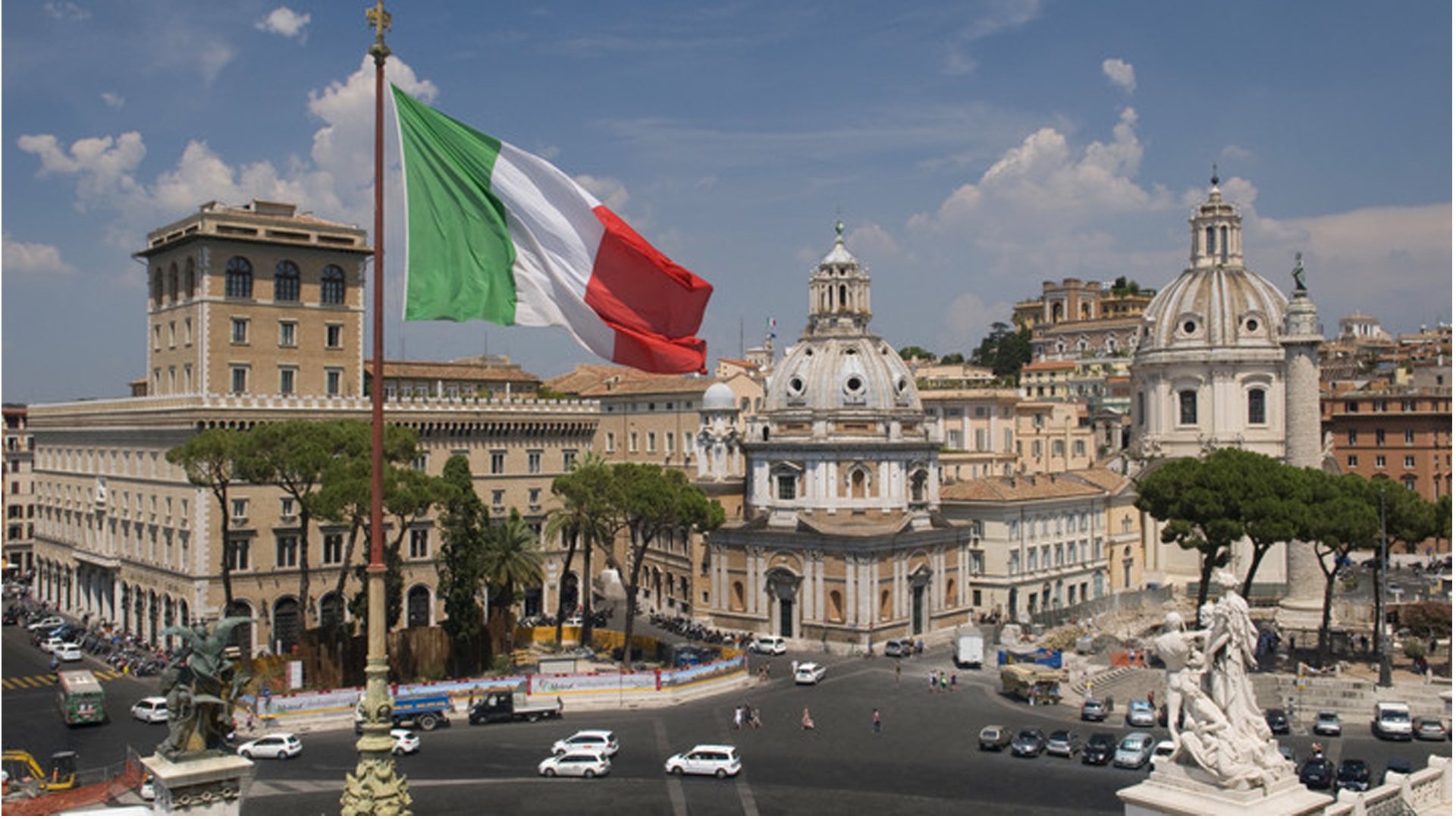 Qəzzada sağ qalan ailə İtaliyaya aparıldı