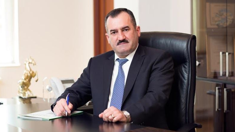 Klinika rəhbərinin ölkədən çıxışına 