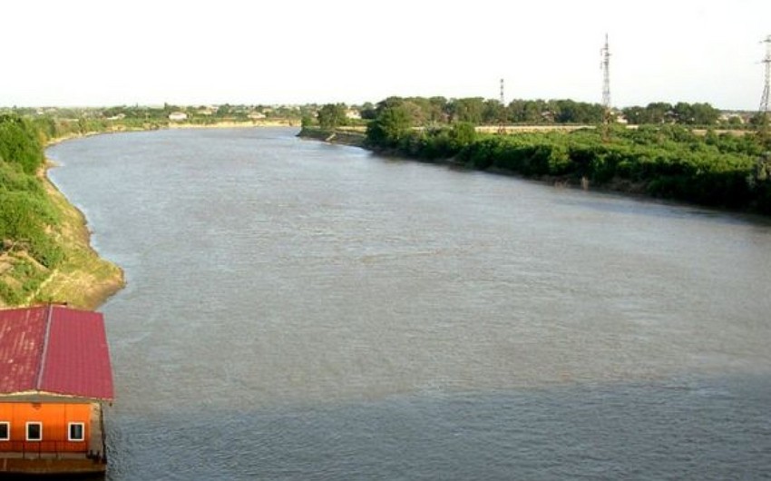 Kürdə suyun səviyyəsi 5 sm arıtb