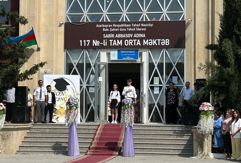 117 nömrəli məktəbin məzunlarının “Xudayar təsnifi” ilə “Son zəng”i -Video-Foto