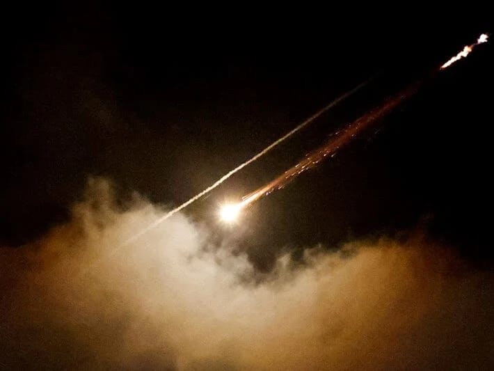 İran: İsrailin müdafiəsi pozuldu, sistemlər bir-birini vurdu 