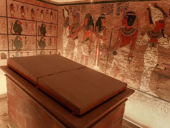 Misirdə dəhşətli kəşf: 11 nəfərlik məzar tarixdə ilk ola bilər