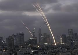 İsrail İrandan raket atıldığını bildirib