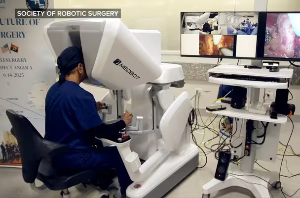 ABŞ-də həkim afrikalı xəstəni uzaqdan əməliyyat etdi