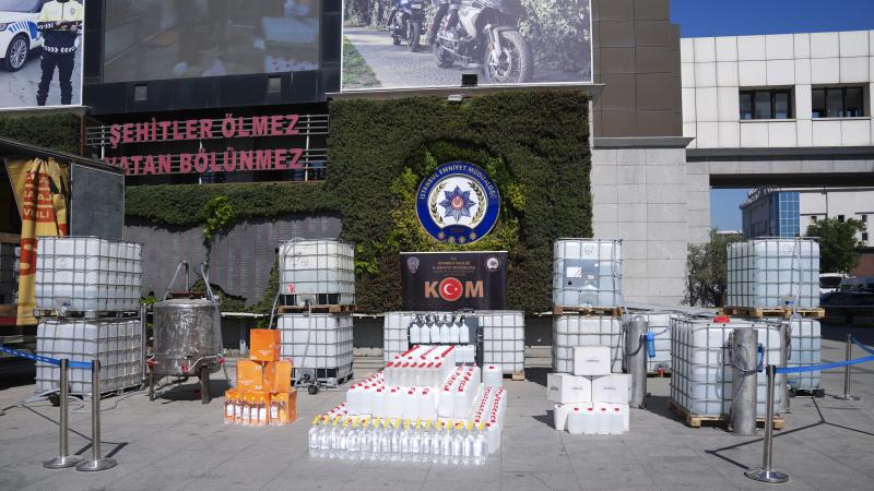 İstanbulda saxta içki əməliyyatı - Həbs olunanlar var