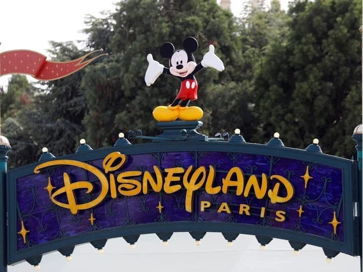 Disneylandda uşaq gəlin xəbərdarlığı