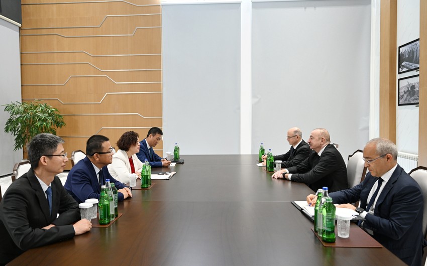 İlham Əliyev Mingəçevirdə Çinin “Dongfang Electric İnternational Corporation” Şirkətinin İdarə Heyətinin sədrini qəbul edib