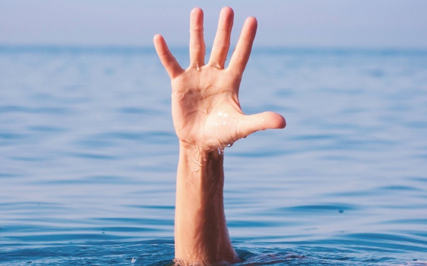 Füzuli rayonunda yeniyetmə kanalda batıb