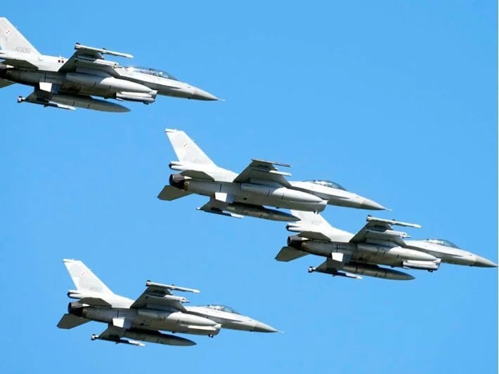 Hollandiya Rumıniyaya 18 ədəd F-16 hədiyyə edib