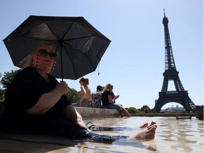 Eyfel qülləsi turistlər üçün bağlanıb