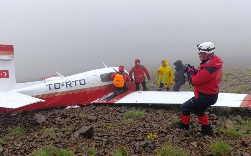 Türkiyədə qəzaya uğrayan təyyarədə pilot ölüb, sərnişin sağ qalıb - YENİLƏNİB