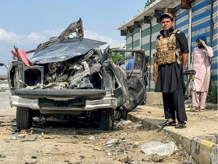 Pakistanda partlayış: Dörd hökumət məmuru, polis məmuru həlak olub