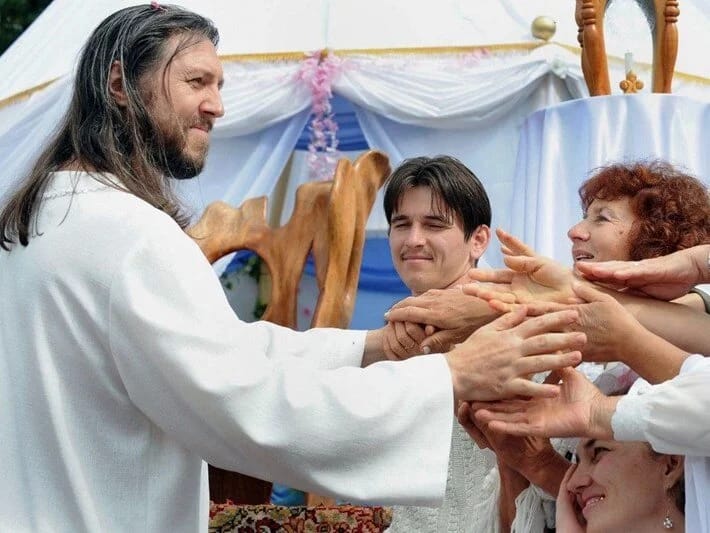 Özünü Məsih təriqətinin lideri elan etdi, 12 il həbs cəzasına məhkum edildi