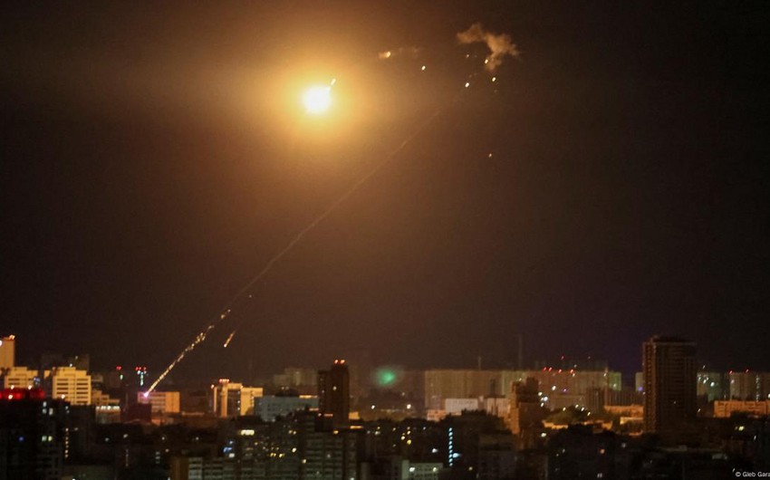 Rusiyanın Kiyevə raket hücumu nəticəsində təxminən 20 nəfər xəsarət alıb