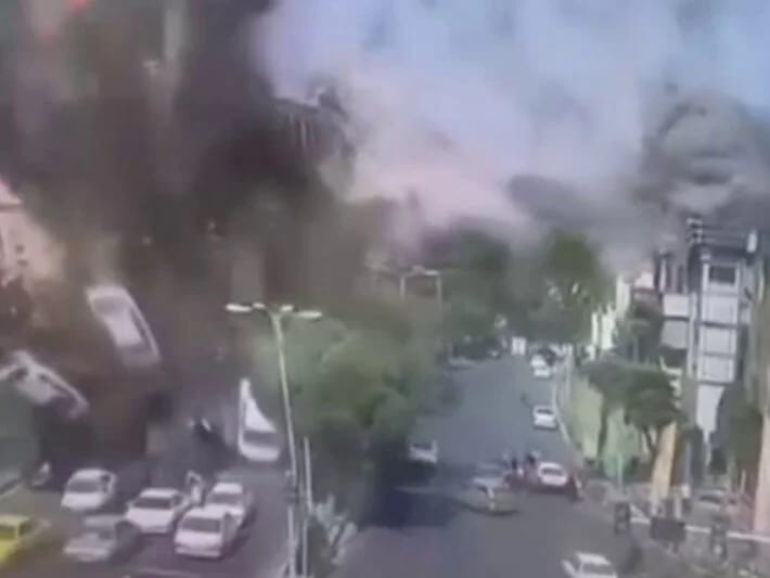 İsrailin Tehrana zərbə endirdiyi anın görüntüləri ortaya çıxıb