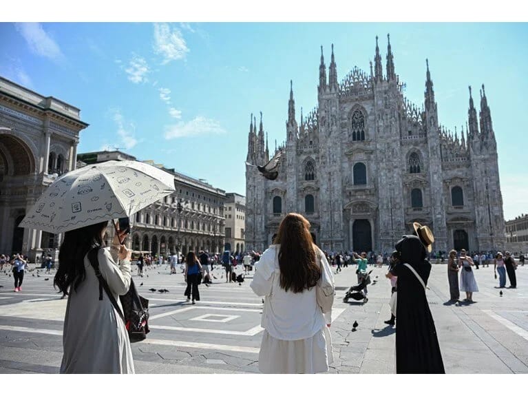 İtaliya yanır: Milanda asfalt əriyir 